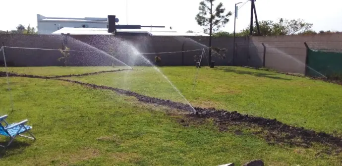 riego con aspersores realizado en ezeiza
